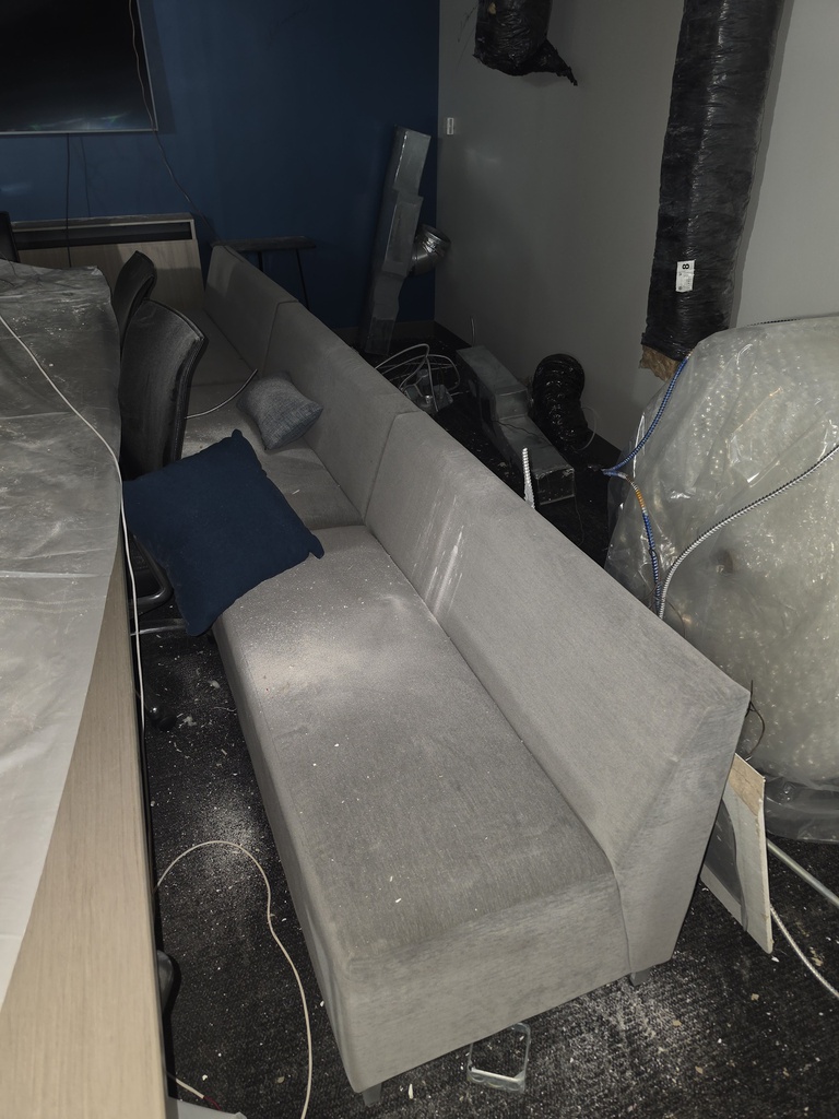 140 x 24 x 30 Couch
