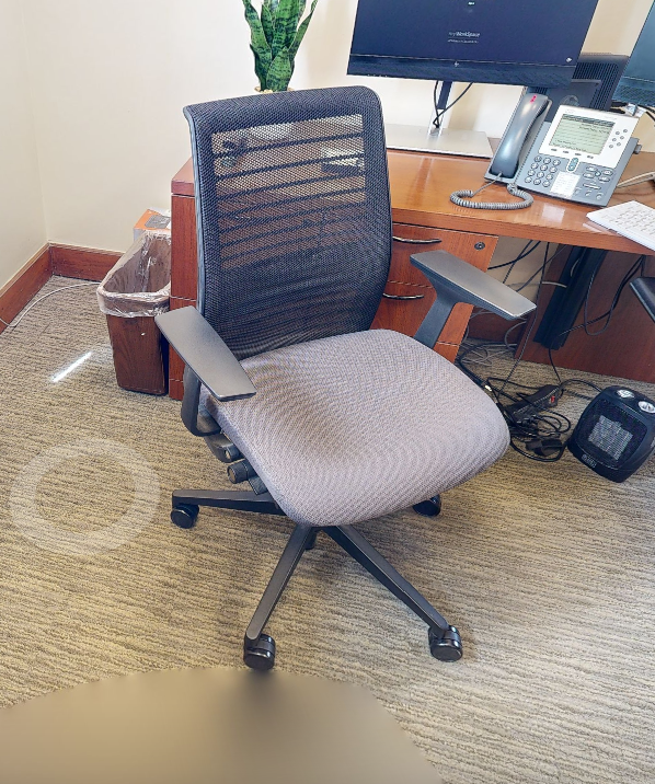 Task chair, with arms