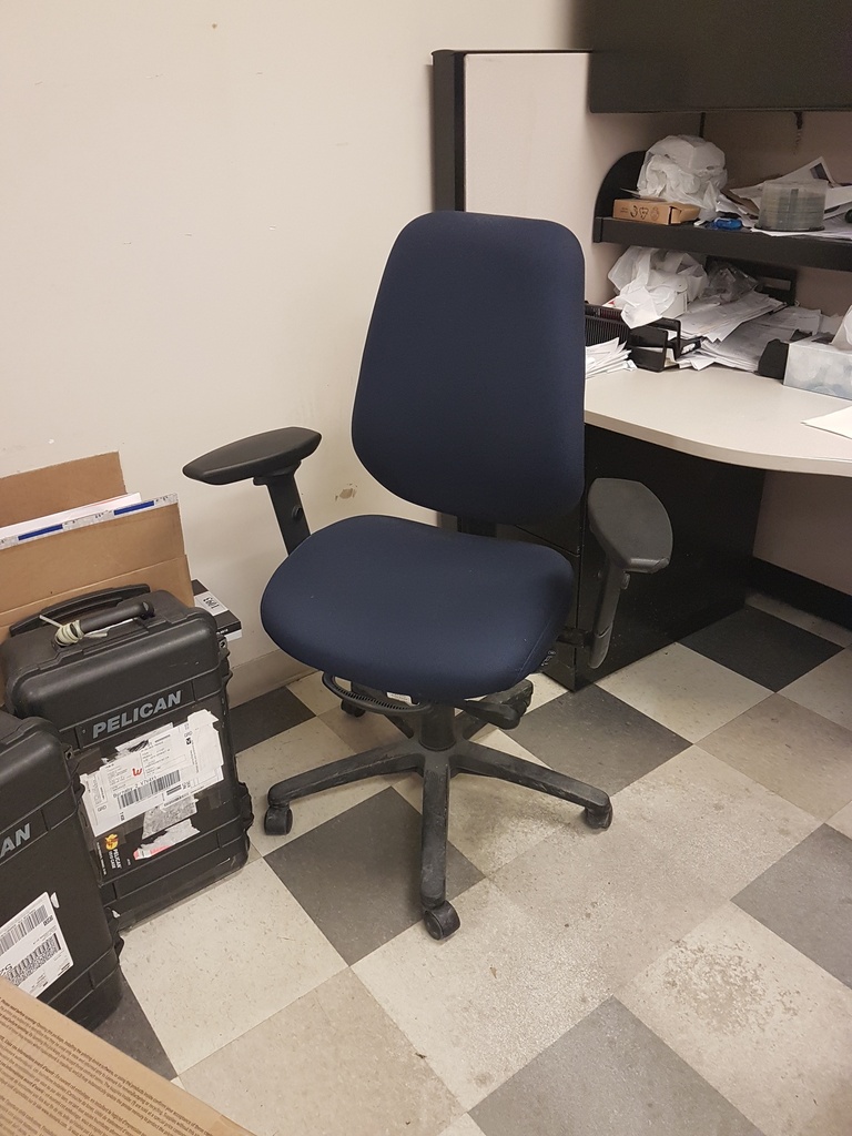 Task Chair, with arms, blue