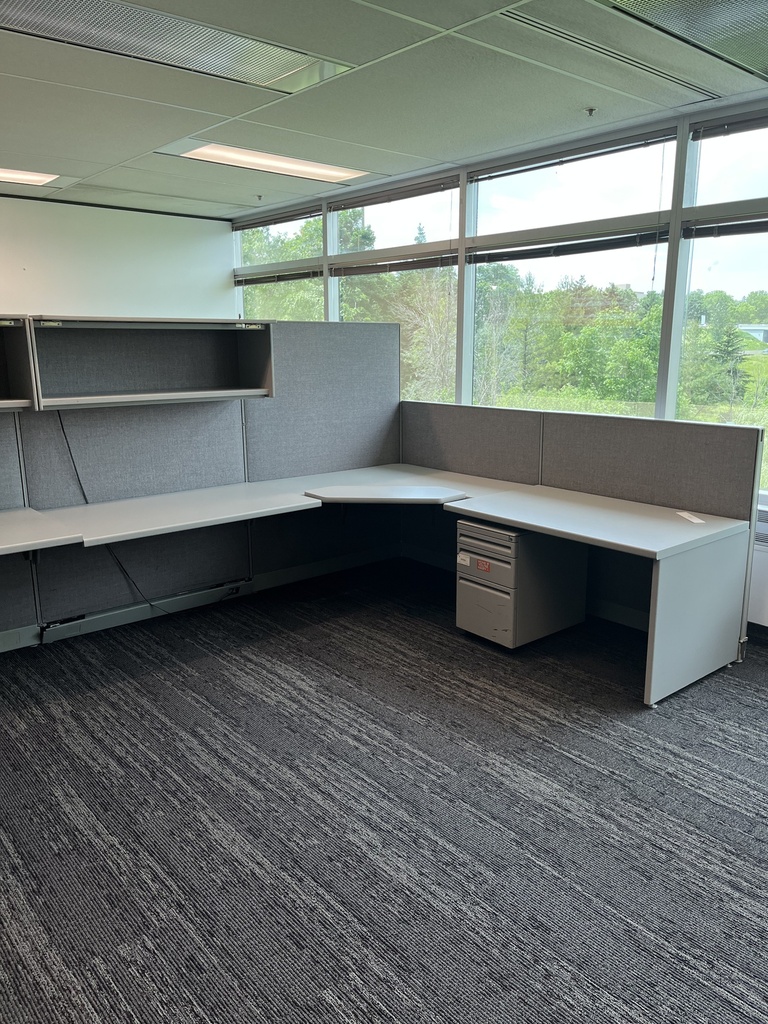 96' by 96' Haworth stations