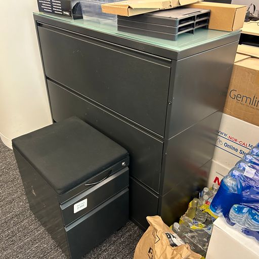 3-Drawer filing cabinet