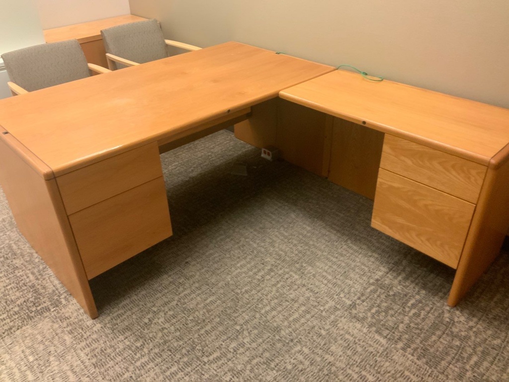 "L" Group Right - 36x66 Single Pedestal Desk w/ Box File Pedestal Left, Right Return w/ 20x42 BF Right - -Way Radius Edge Detail - Oak