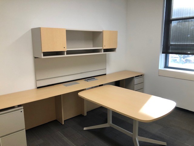 Private office suite (consisting of 1 overhead, 1 shared table, 1 tack board, 1 left pedestal desk, and 1 right pedestal desk)