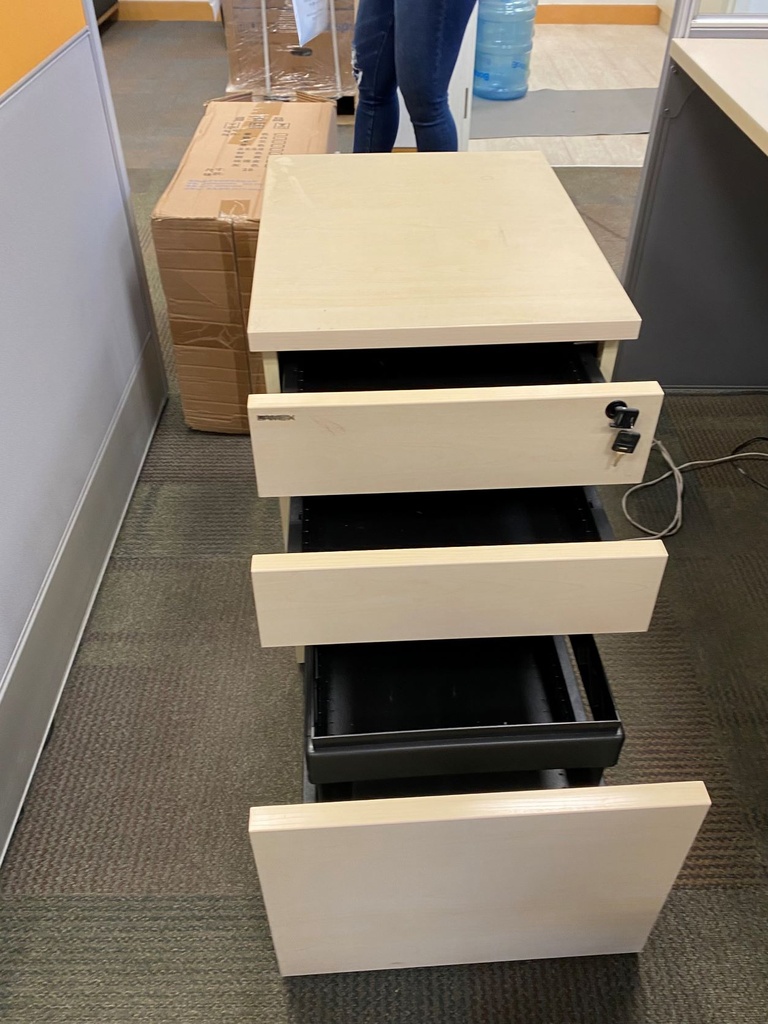 Work Station / Cabinet