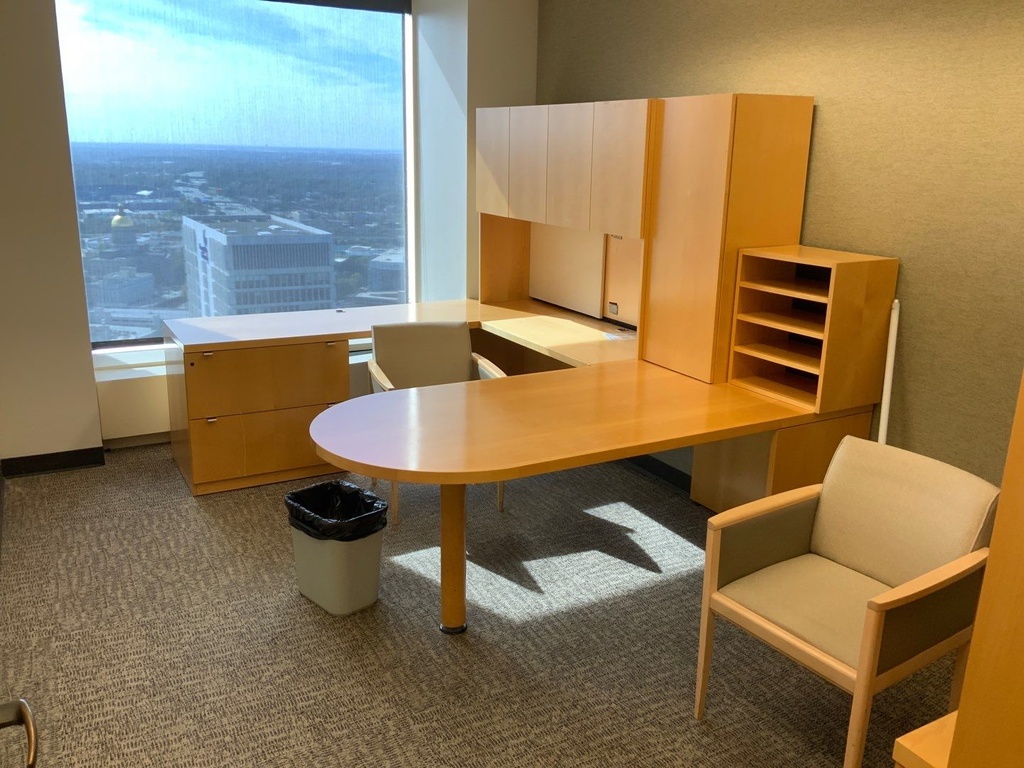 Executive "L" Group - "P" Top Desk w/ Freestanding Hutch, Tackboards, Task light, Surface Storage Tower Desk, Center Drawer, Return Surface w/ Double Lateral File &amp; BBF, Right Hand - Light Maple