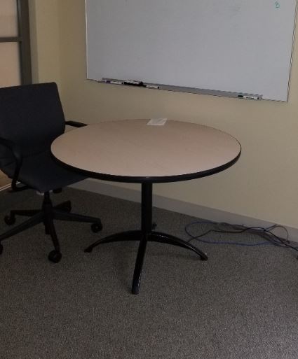 Round Meeting Table
