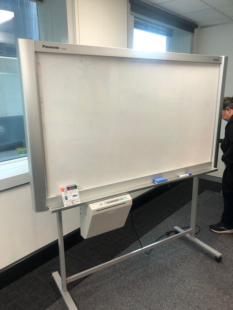 Electronic whiteboard