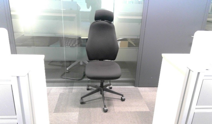 TASK CHAIR