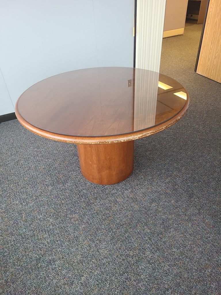 Round table - 4' diameter