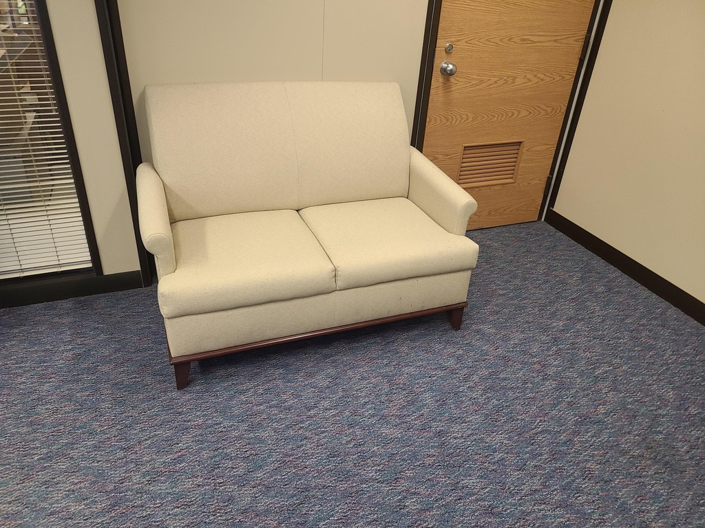 Causeuse - 52" de large x 32" de profondeur x 3' de haut