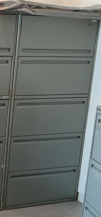Metal filing cabinet, 5-drawers, grey | Archivador de metal, 5 cajones, gris