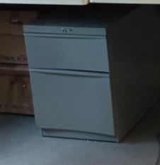 Pedestal, grey | Pedestal, gris