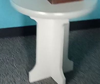 Round white table | Mesa blanca redonda