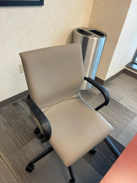 BROWN TASK CHAIR W/ ARMS 