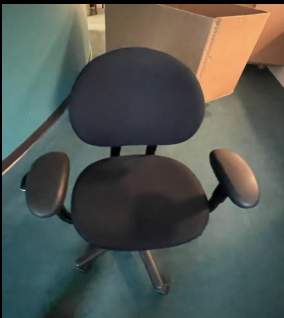 TASK CHAIR W/ ARMS - BLACK