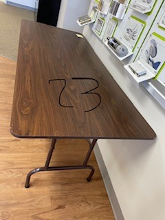 Folding table