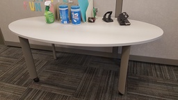 [#C5-39] Oval Table White- wood, metal