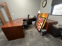 [#E7-35] U-Shaped Desk