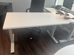 [#E10-97] TABLE, SIT-TO-STAND