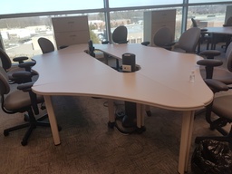 [#C5-91] Table with free standing power/data Module 12'x7'