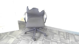 [#B13-11] Task Chair 1