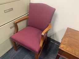 [#B8-27] Side chair w/wood arms