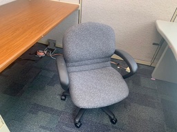 [#B13-29] Task chair