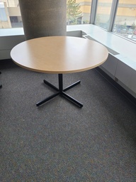 [#C5-8] Round table - 4' diameter 