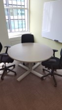 [#C5-172] Round tables of various sizes