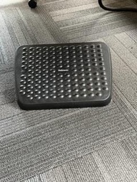 [#C21-38] FOOT REST PLASTIC
