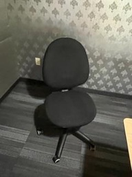 [#B12-118] TASK Chairs w/ no arms