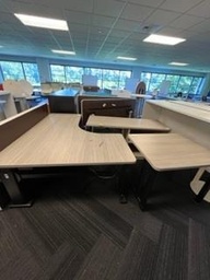 [#E5-119]  24" x 60" return w/ metal legs