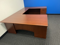 [#E7-4] U-shaped desk
