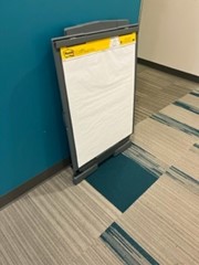 [#F1-67] Plastic Easel