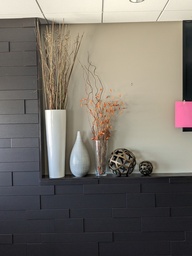 [#I2-22] misc board room decorations, vases, knick knacks