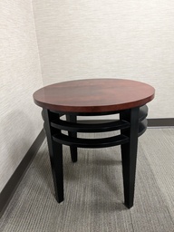 [#C11-25] small round end table (2'x2'x2')