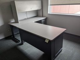 [#E8-203] L-shape private office w/ overhead hutch, ff, bbf, bf