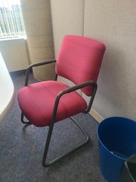 [#B8-3] Chaise d'invité