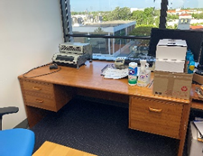 [#E4-16] Wooden Desk, 72x36x27"