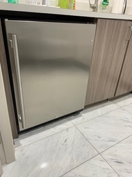 [#G9-13] Mini Fridge