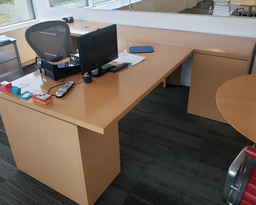 [#E8-10] Private Office Suites