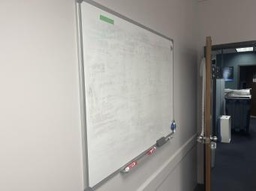 [#F5-25] White board 