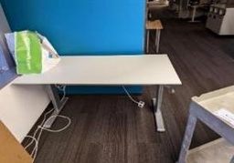[#E10-40] Desk, Height-Adjustable, White *photo representation*