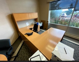 [#E7-4] U-Shaped Desk with Hutch