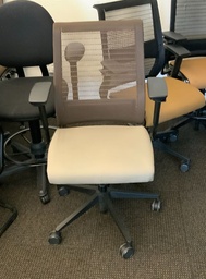 [#B13-5] Taupe Think Task Chair