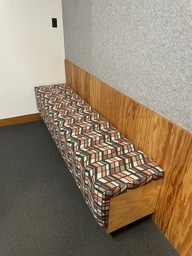 [#B2-9] Bench - red/pink/multi (71x17x19)