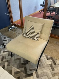 [#B12-22] Chair - white/black base