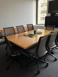 [#C8-146] Conference Table - small (84x48)