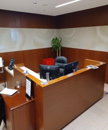 [#E5-128] Reception Desk 9’ X 9’