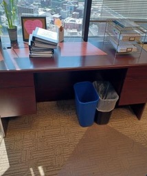 [#E4-247] Desk 6’